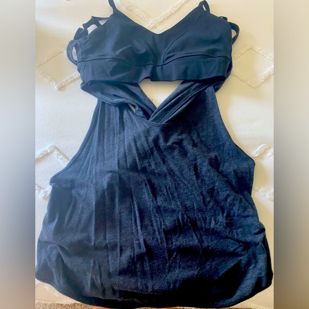 Women lululemon built in bra tank top